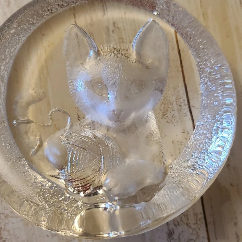 Mats Jonasson Crystal Paperweight kitten cat ball of yarn signed #3333
